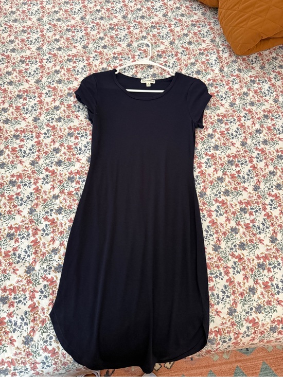 Dresses & Skirts - Women's Navy Blue Short-Sleeve Casual Midi Dress
